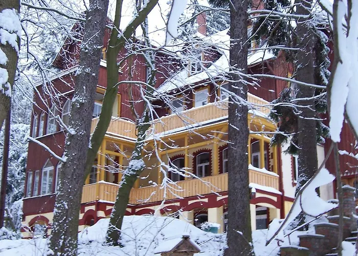 Forest-Lodge